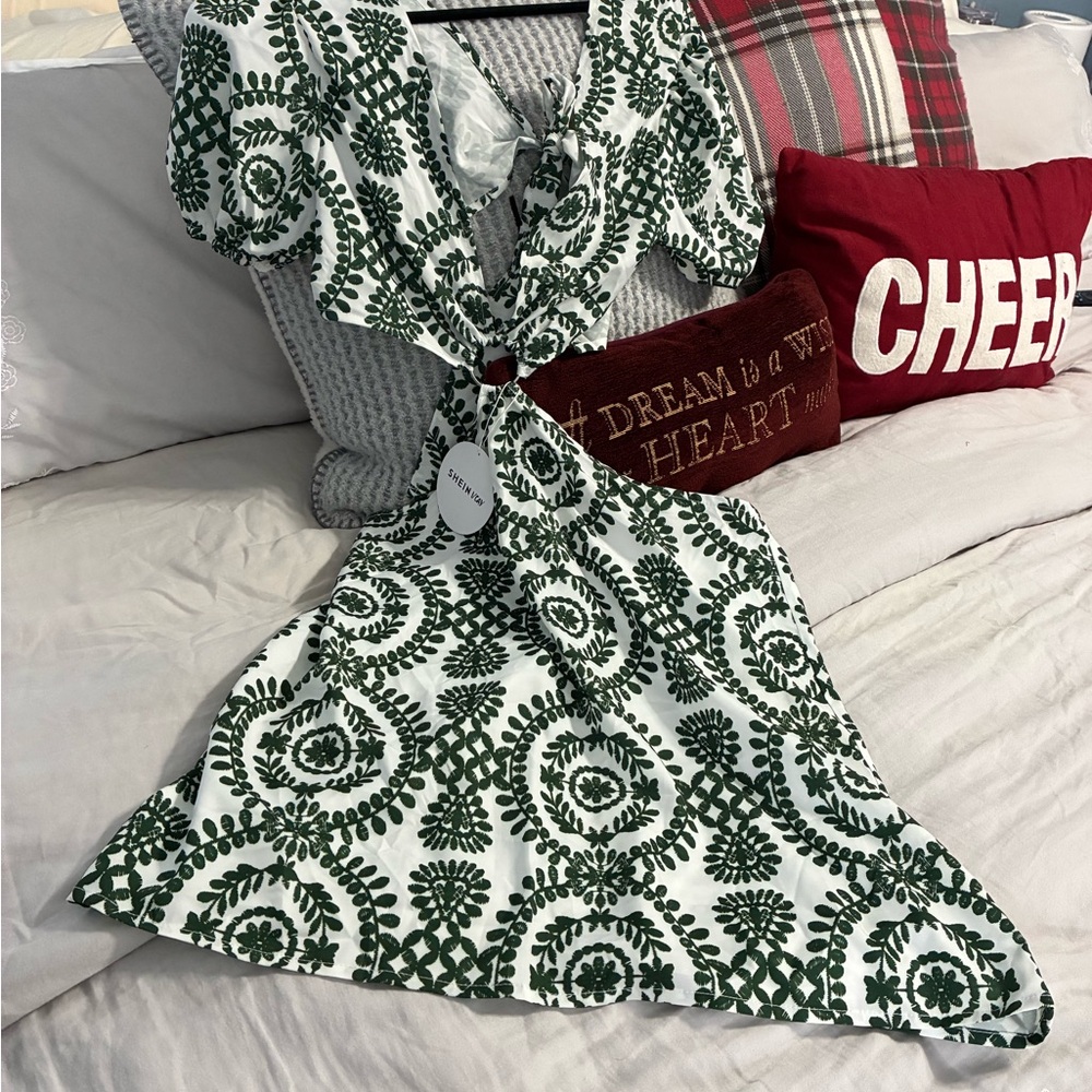 SHEIN Chic Green and White Patterned Dress